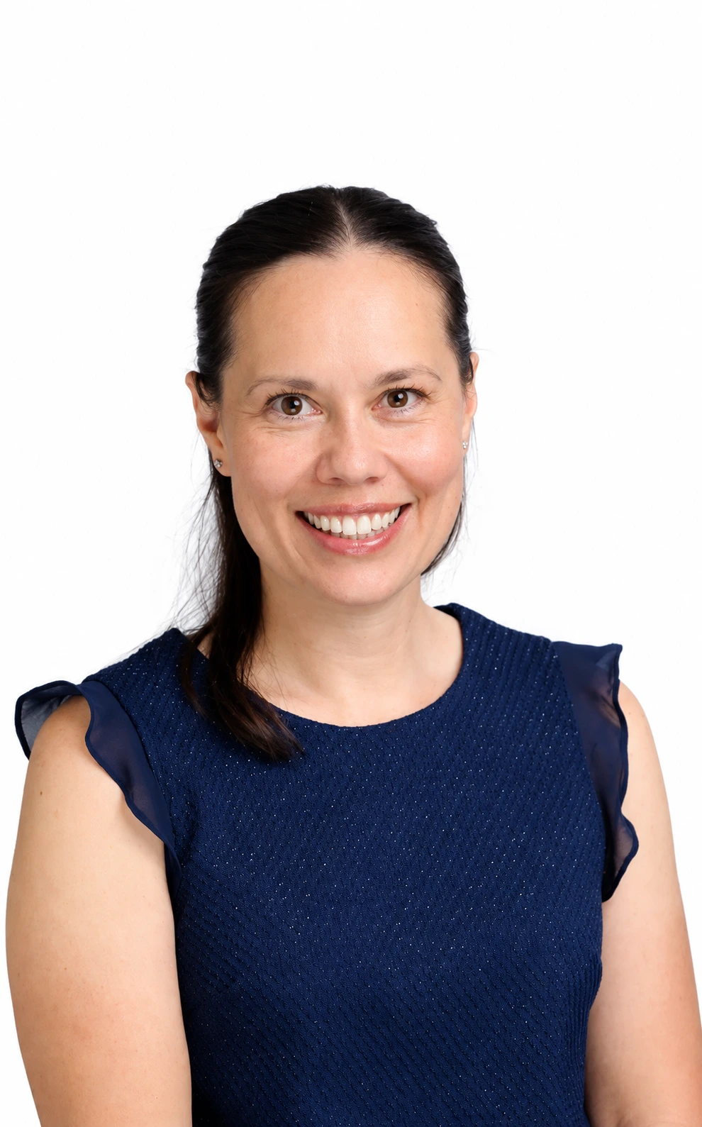 DR Francine, a caring dental professional with over 16 years of clinical experience in Singapore, now based in Adelaide.